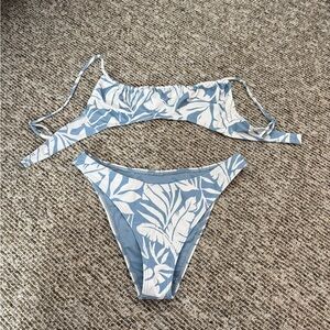 NWOT BILLABONG BIKINI